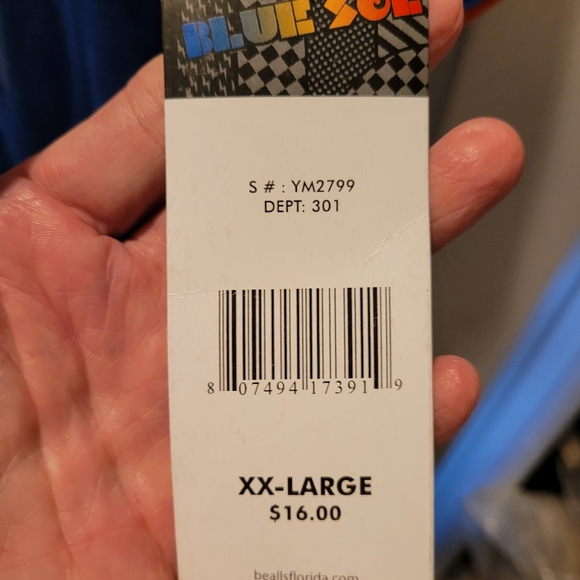 Short sleeve pull over tee. - Picture 3 of 6